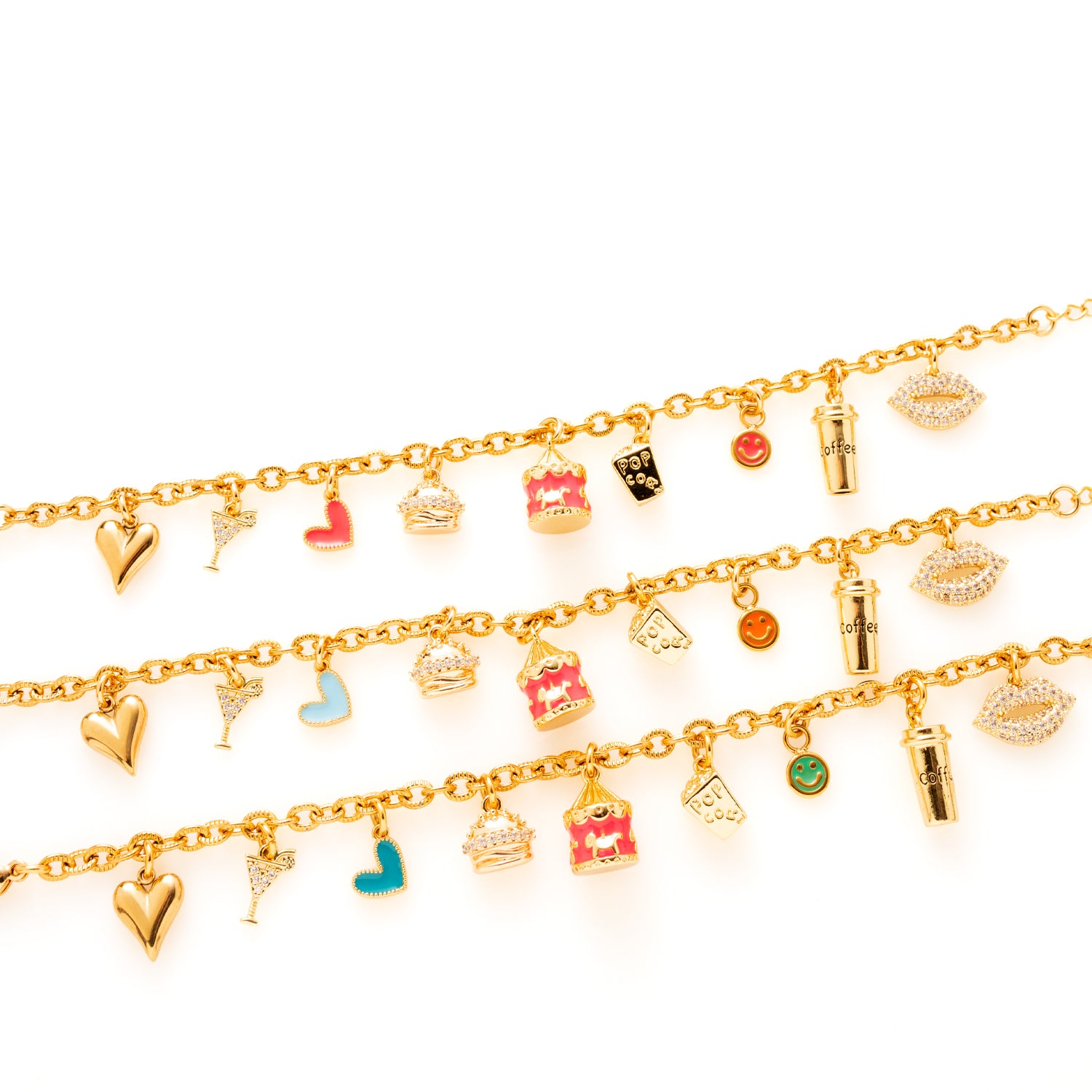 Voeg wat speelse energie toe aan je look met de Burgers & Fun bedelarmband! Deze vrolijke armband zit vol charmante bedels die de ultieme mix van gezelligheid en glamour vormen. Van een lief hartje en cocktailglas tot een hamburger, carrousel, popcorn, smiley, koffiebeker en lipjes – elke bedel brengt zijn eigen dosis plezier en karakter.