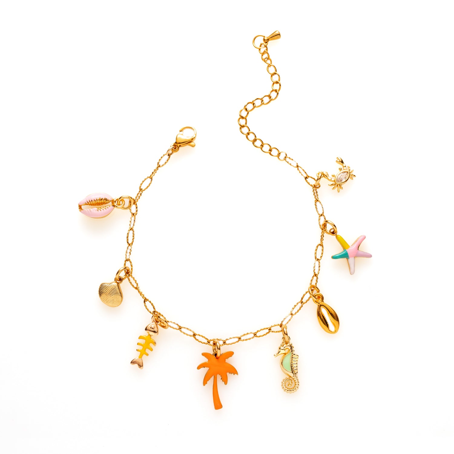 Playful Paradise is een vrolijke en kleurrijke bedelarmband die je meeneemt naar tropische oorden. Met bedels van kauri schelpjes, een zeepaardje, zeester, palmboom en krab, straalt deze armband pure zomerse vibes uit.