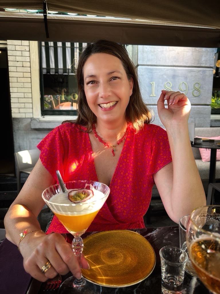 ketting met een boeislot aan de voorkant. Gemaakt met rode zee bamboo en een bedel peper met een klein edelsteentje chrysopraas