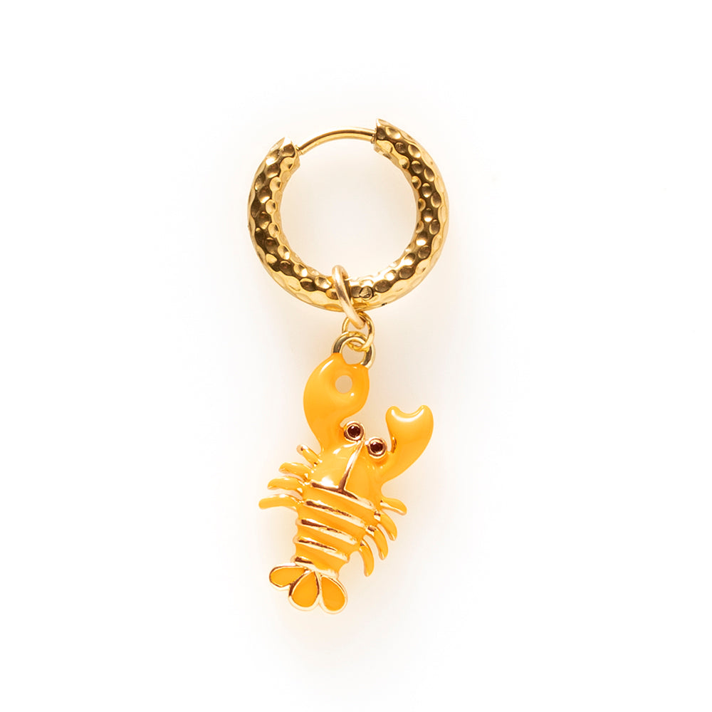 Breng de zomer naar je earparty met deze opvallende one-piece oorbel met kreeftbedel. Een eigenzinnig en kleurrijk ontwerp voor vrouwen die houden van unieke sieraden met een vleugje fun. De vrolijke kreeft geeft iedere outfit een zomerse boost en maakt van jouw look direct een echte eyecatcher.
Draag Lobster Love solo als statement of mix & match hem met andere one-piece oorbellen voor jouw ultieme earparty. Combineer verschillende kleuren, vormen en bedels en creëer een unieke combinatie die helemaal