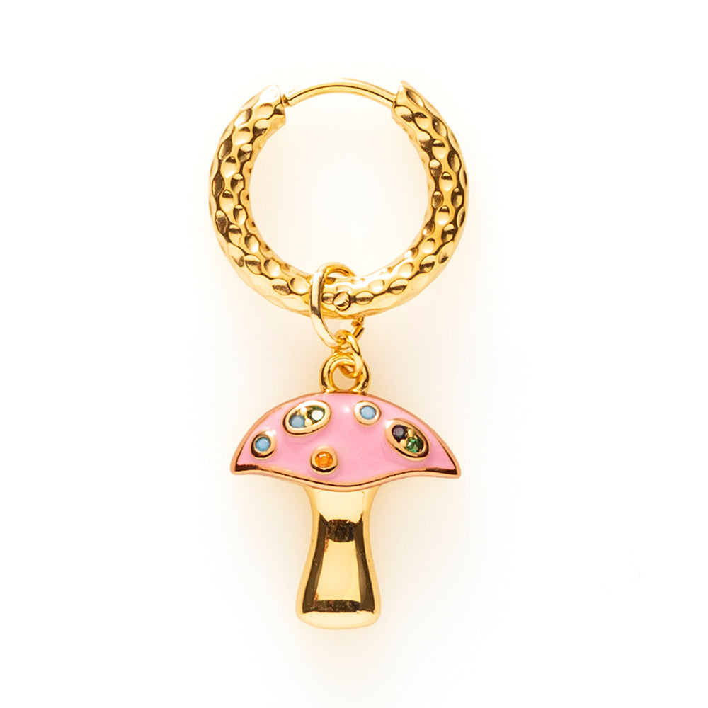 One-piece oorbel in de vorm van een vrolijke paddenstoel, verkrijgbaar in vijf kleuren. Speels, eigenzinnig en perfect om een kleurrijke touch aan je look te geven. Draag ‘m solo of combineer met andere oorbellen voor een unieke earparty.