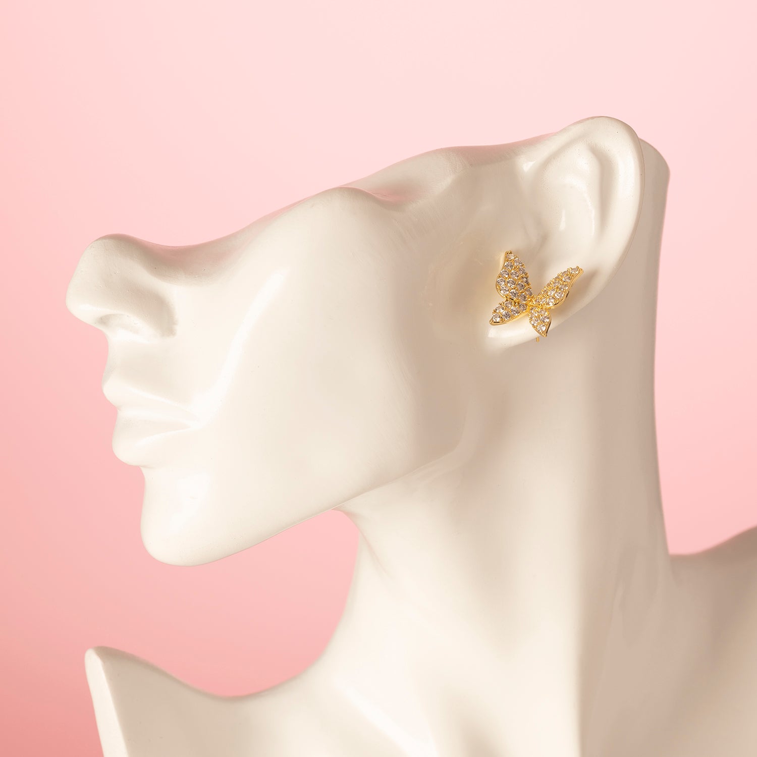 18kt Gold Plated oorstekers met zirkonia vlinders.