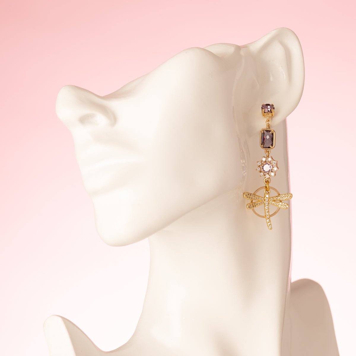 Asymmetrische Statement Oorbellen met Swarovski Oorstekers, vlinder en libelle in goud en paars