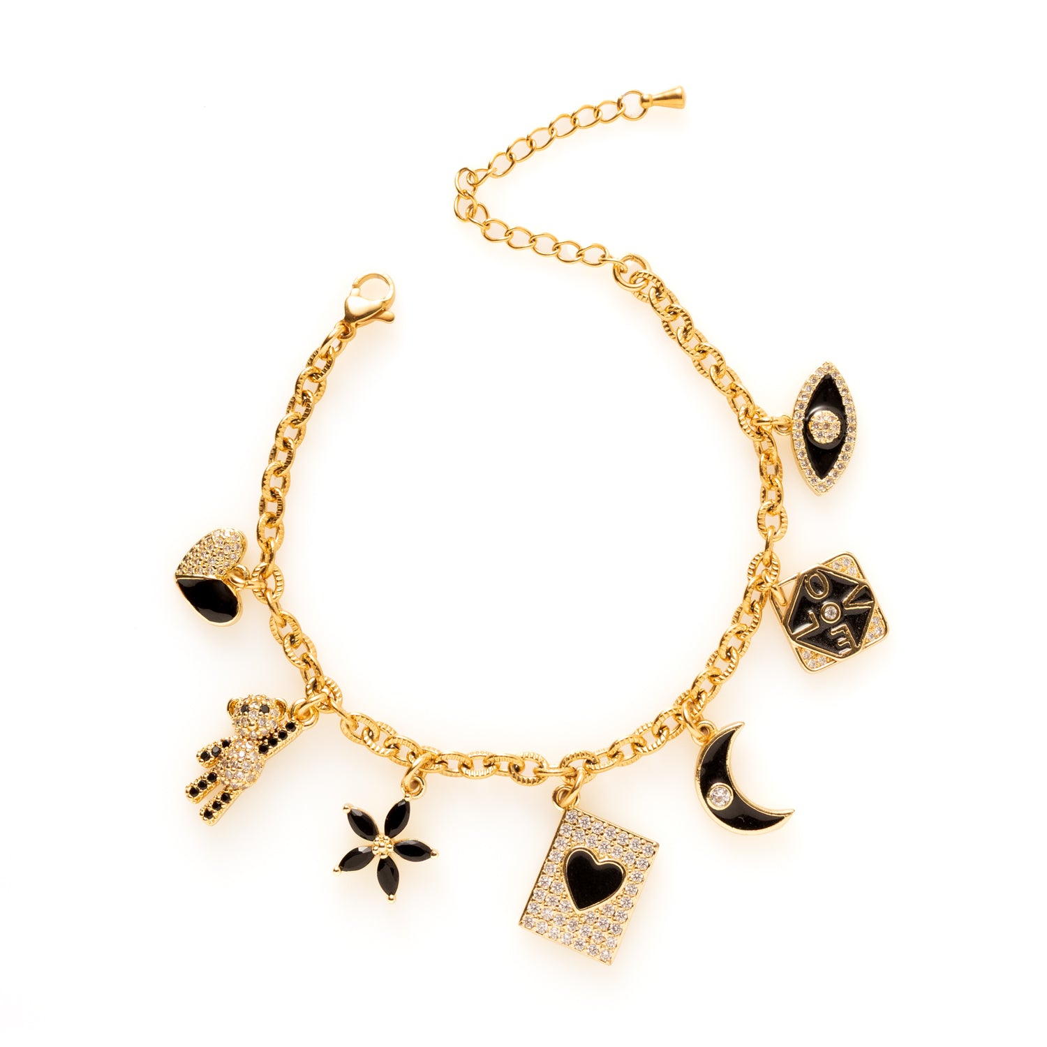 Charmful Affections is een armband die warmte, speelsheid en betekenis samenbrengt in één elegant ontwerp. Deze schitterende bedelarmband is afgewerkt in goud en versierd met fijne zwarte bedels die elk hun eigen verhaal vertellen: een hartje voor liefde, een schattig beertje voor zachtheid, een bloem als symbool voor groei, een mini-boekje voor jouw persoonlijke verhalen, een maantje voor dromen, een LOVE-charm voor positiviteit en een beschermend oogje voor een vleugje mystiek.

De combinatie van goud met
