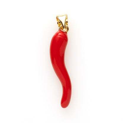 Red Heat is een speelse bedel in de vorm van een rode peper. Voeg een pittig accent toe aan je ketting en mix &amp;; match met andere bedels voor een vrolijke en opvallende look. Perfect om je ketting helemaal eigen te maken.