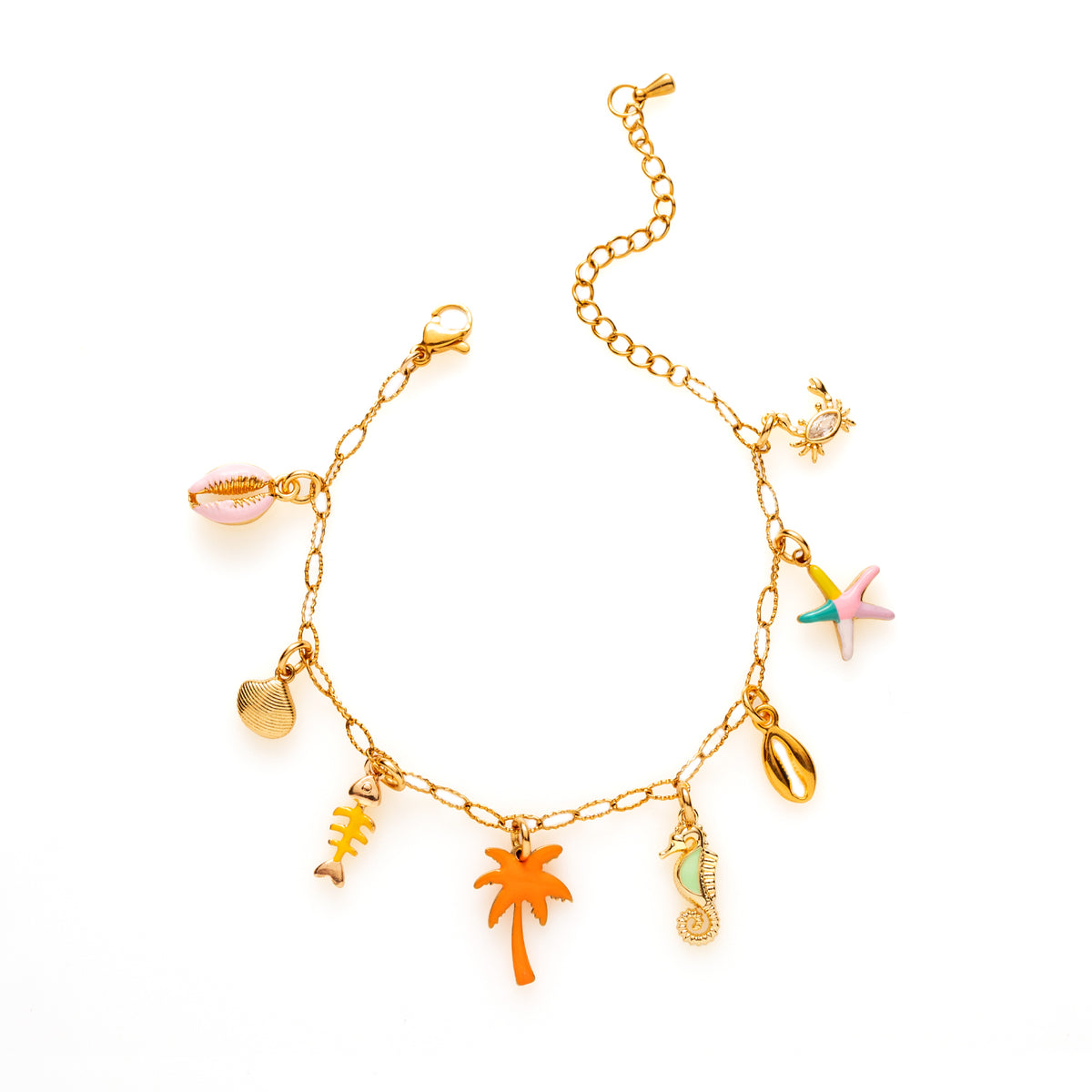 Playful Paradise is een vrolijke en kleurrijke bedelarmband die je meeneemt naar tropische oorden. Met bedels van kauri schelpjes, een zeepaardje, zeester, palmboom en krab, straalt deze armband pure zomerse vibes uit.