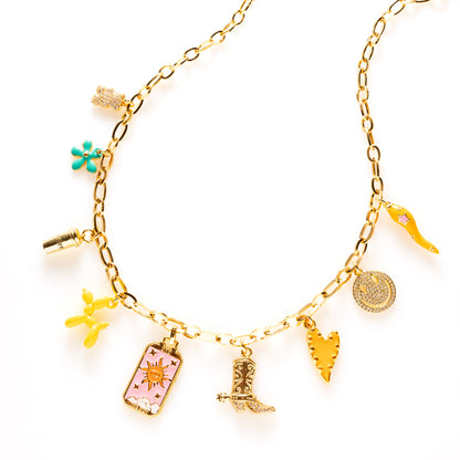 Lucky Latte bedelketting met koffiebeker, tarotkaart, smiley, cowboylaars, beertje en meer. Speels, avontuurlijk en vol magie – jouw dagelijkse dosis geluk.