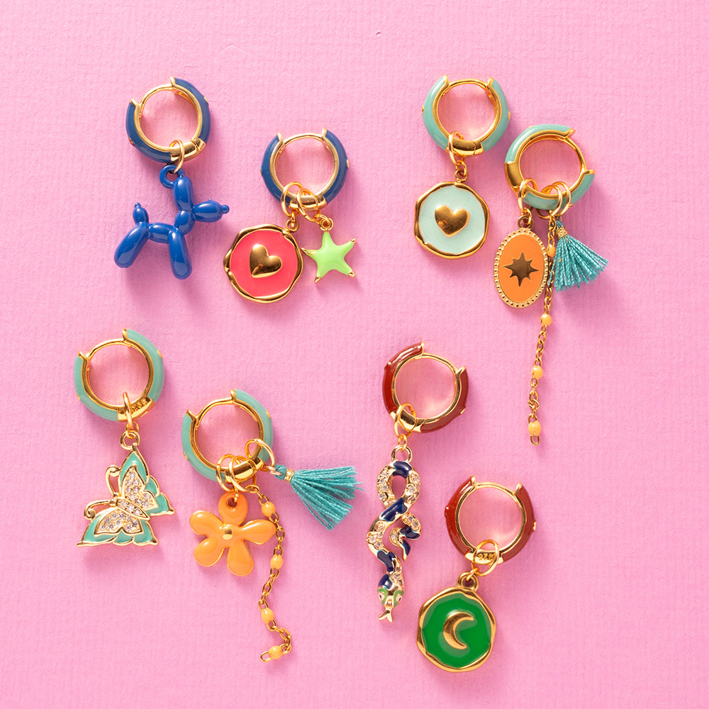 Sfeerfoto van Funky bedeloorbellen in het 15 mm-formaat van E-Star sieraden