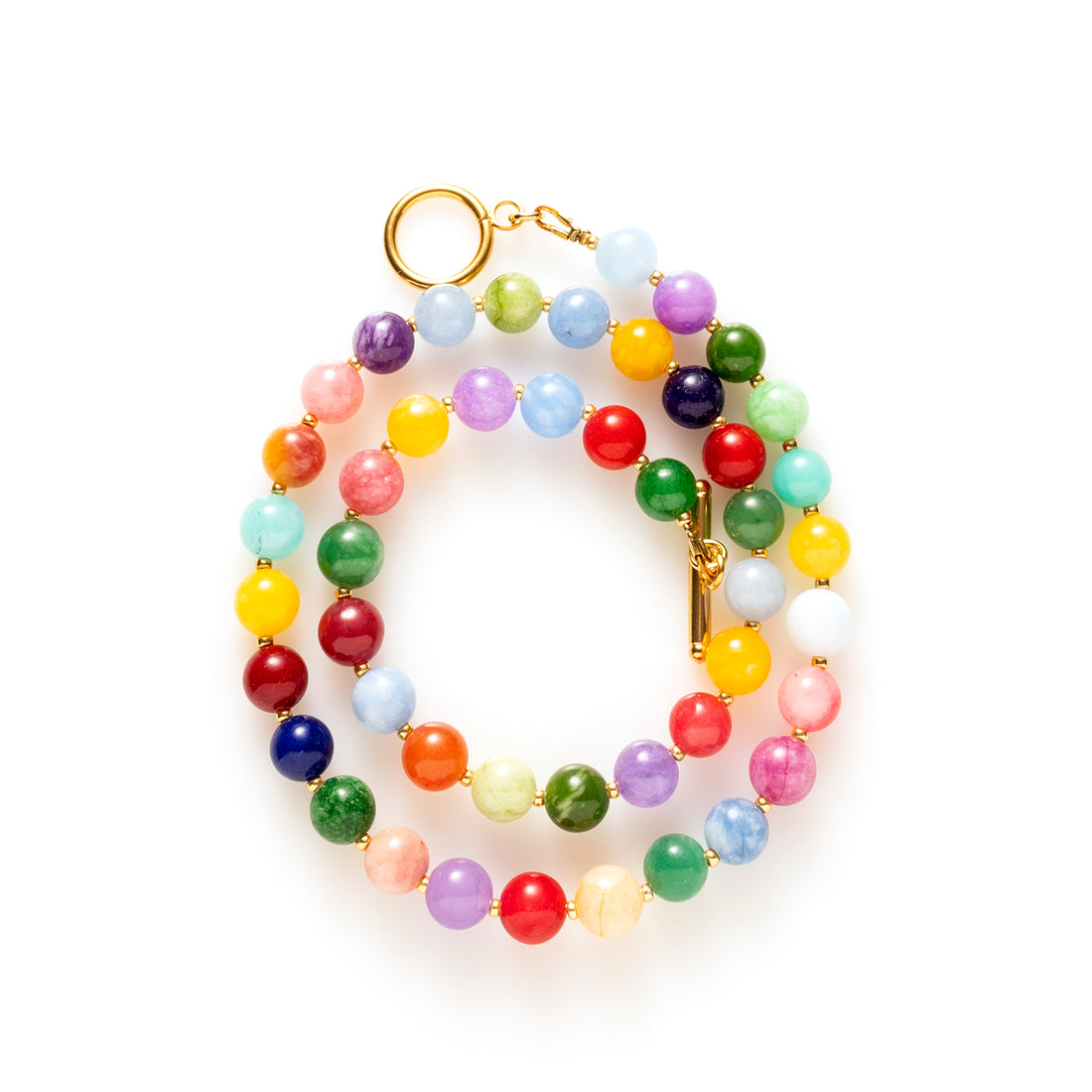 Laat je meevoeren naar de bruisende straten van Rio met de Rio Radiance ketting – een explosie van kleur, energie en zomerse vibes. Deze vrolijke kralenketting is handgemaakt met natuurstenen in allerlei tinten die samen een speels en krachtig geheel vormen. Elke kraal is uniek, net als jij. Draag haar solo als statement of kies je eigen bedel en creëer zo je eigen unieke look.