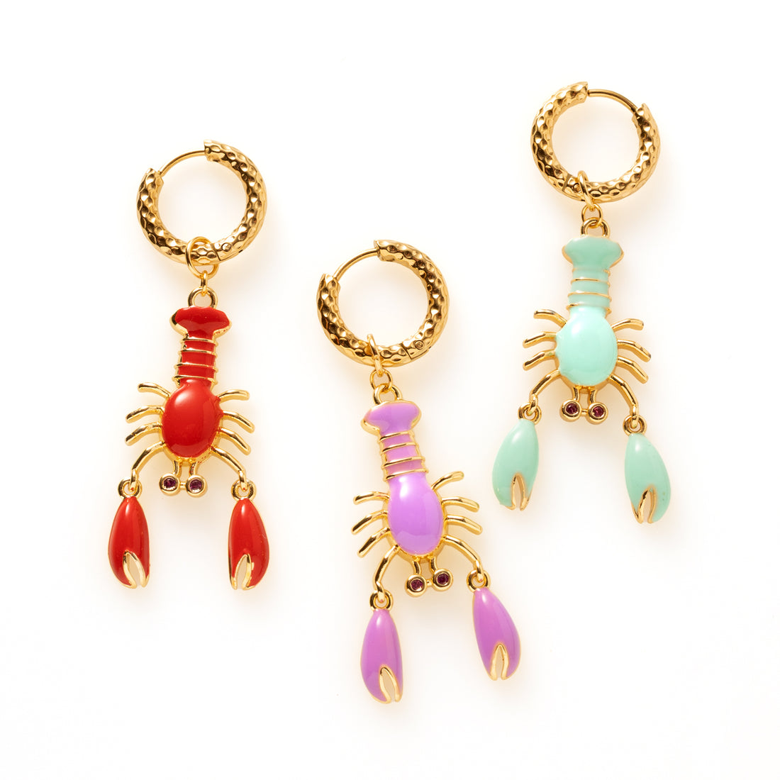 Lobster Twist is een opvallende one piece oorbel met een kreeft waarvan de&amp;nbsp;scharen echt bewegen. Verkrijgbaar in turquoise, rood en paars, voor een speelse, eigenzinnige touch. De dynamische scharen geven het sieraad leven en karakter,&amp;nbsp; Een kleurrijk statement voor wie durft op te vallen.