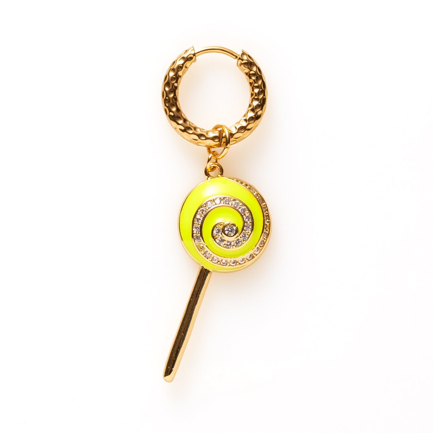 Kleur, glitter en fun in één 🍭
Sugar Pop Sparkle is een one-piece oorbel met een lolly in vijf kleuren, afgewerkt met sprankelende zirkonia steentjes. Speels, funky en gemaakt om gezien te worden. Dit is geen subtiel sieraad, maar een vrolijk statement met power.

Voor dagen waarop je look best wat sparkle kan gebruiken.