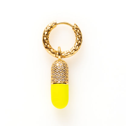 Ontdek onze funky one-piece oorbellen: speels, vrolijk en vol charmante bedels die je look meteen een sprankje kleur en vreugde geven. Elke oorbel heeft een eigen karakter en zorgt voor een instant feel-good vibe. Mix &amp; match je eigen favorieten voor een unieke, eigenzinnige stijl.