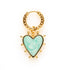 Een funky gemarmerd hart in turquoise, voor wie houdt van kleur en eigenzinnige details. Draag ‘m solo of mix & match met andere oorbellen voor een stijlvolle en opvallende uitstraling.