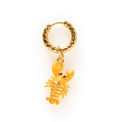 Breng de zomer naar je earparty met deze opvallende one-piece oorbel met kreeftbedel. Een eigenzinnig en kleurrijk ontwerp voor vrouwen die houden van unieke sieraden met een vleugje fun. De vrolijke kreeft geeft iedere outfit een zomerse boost en maakt van jouw look direct een echte eyecatcher.

Draag Lobster Love solo als statement of mix &amp;amp; match hem met andere one-piece oorbellen voor jouw ultieme earparty. Combineer verschillende kleuren, vormen en bedels en creëer een unieke combinatie die helemaal