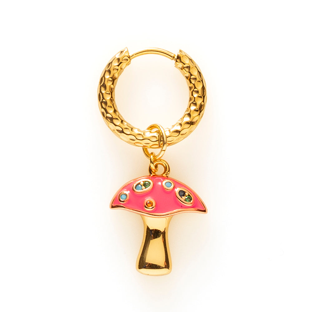 One-piece oorbel in de vorm van een vrolijke paddenstoel, verkrijgbaar in vijf kleuren. Speels, eigenzinnig en perfect om een kleurrijke touch aan je look te geven. Draag ‘m solo of combineer met andere oorbellen voor een unieke earparty.