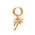 Breng een vleugje zomer in jouw look met deze gouden one-piece oorbel met palmboom. Een stijlvolle en eigenzinnige eyecatcher die perfect past bij een kleurrijke earparty.

Draag hem solo voor een subtiele statement look of mix & match met andere one-piece oorbellen en creëer jouw unieke combinatie.