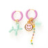 Funky bedeloorbellen met paarse emaille oorringen, een turquoise balloon dog, een lila smiley, een mintgroen kwastje en een kettinkje