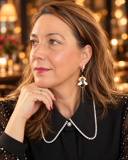 Asymmetrische statement oorbellen goud met fonkelend zirkonia en kristalglas – Glamorous Wings